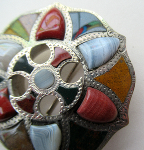 SCOTTISH VICTORIAN SILVER & Agate Hardstone Brooch