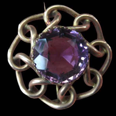 Vintage 9ct Gold Brooch. Beautifully Made Solid Gold Brooch Set with Faceted Amethyst Stone