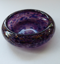 Load image into Gallery viewer, Pretty SCOTTISH MONART GLASS Shallow Pin Dish. Mottled Lilac and Purple Glass with Gold Aventurine &amp; Customary Raised Pontil Mark
