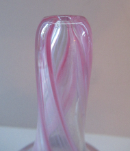 Load image into Gallery viewer, 1986 LARGE Vintage Mdina Glass ONION Shape Glass Vase Pink Colour SIGNED. 10 1/2 inches in height
