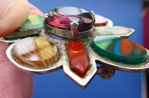 SCOTTISH SILVER: Vintage Agate Brooch with 1952 Glasgow Hallmark. Brooch set with Coloured Agates and Dark Amethyst