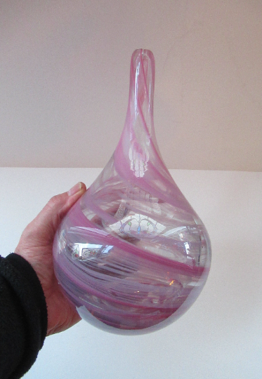 1986 LARGE Vintage Mdina Glass ONION Shape Glass Vase Pink Colour SIGNED. 10 1/2 inches in height