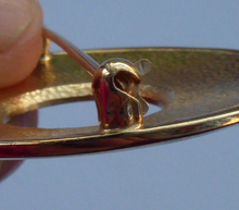 Load image into Gallery viewer, Solid Gold Brooch Sheila Fleet Orkney Skyran Design
