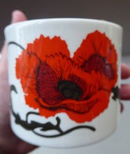 Load image into Gallery viewer, SUSIE COOPER for WEDGWOOD. 1971 Cornpoppy Design. Stylish Floral Bone China Open Sugar Bowl
