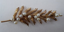 Load image into Gallery viewer, 9ct Gold 1950s Mid Century Vintage Fern Brooch Set with 12 Tiny Natural Pearls
