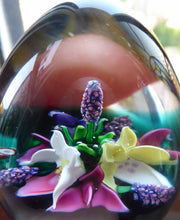 Load image into Gallery viewer, 1990s Caithness Paperweight GARDEN POSY by Alan Scott

