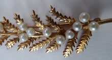 Load image into Gallery viewer, 9ct Gold 1950s Mid Century Vintage Fern Brooch Set with 12 Tiny Natural Pearls

