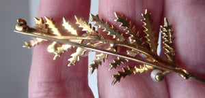 9ct Gold 1950s Mid Century Vintage Fern Brooch Set with 12 Tiny Natural Pearls