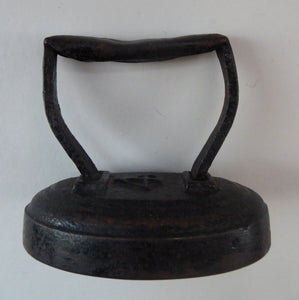 Antique MINIATURE TOY 19th century Laundry Cast Iron Sad Iron or Flat Iron. Excellent Condition