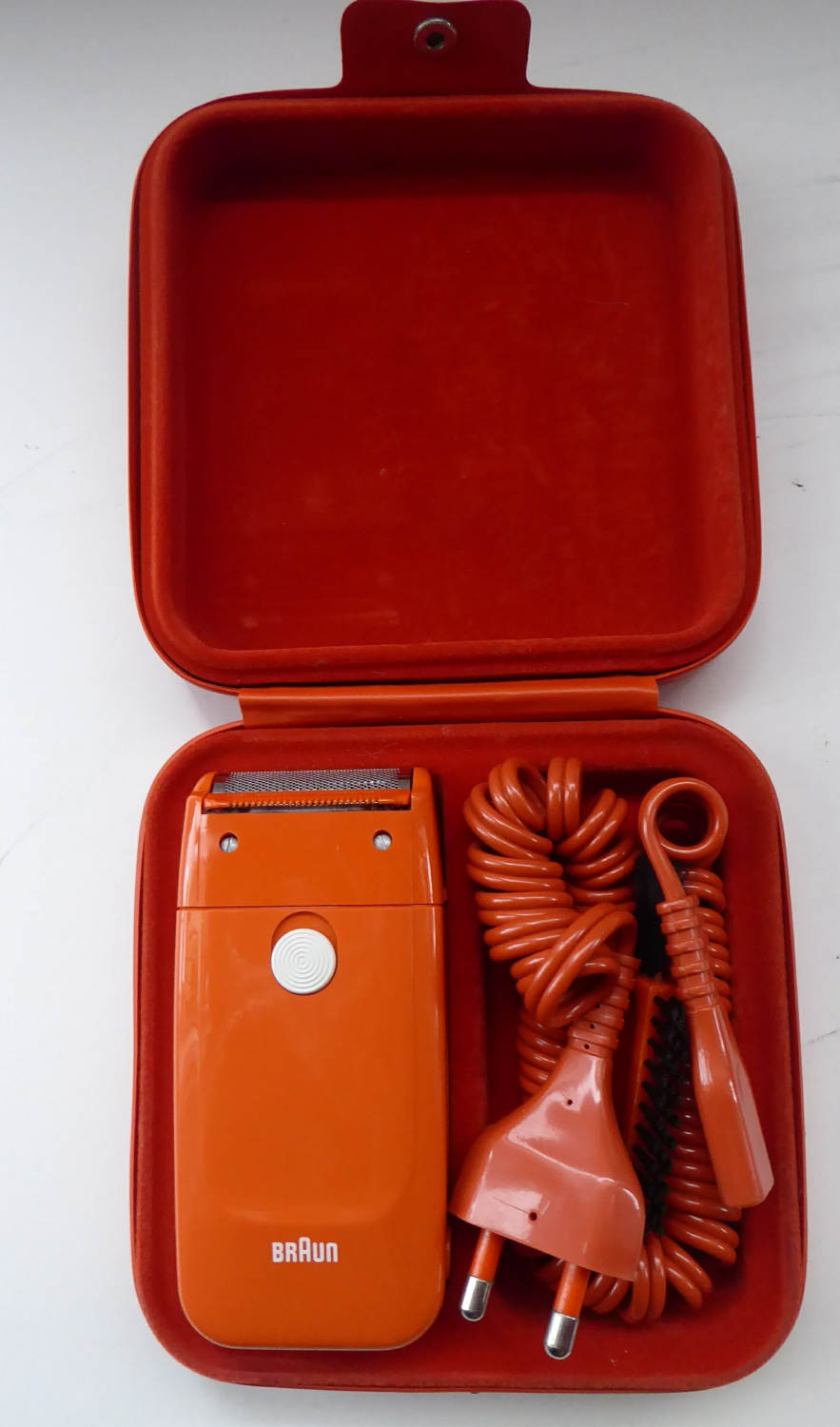 Orange Braun Electric Shaver, 1970s. Complete with original brush & in its own orange velvet lined carrying case