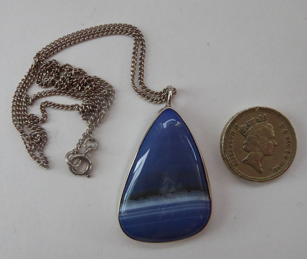 Very Stylish SCOTTISH SILVER & Agate Pendant. Probably by Ortak with Edinburgh Hallmark 1973