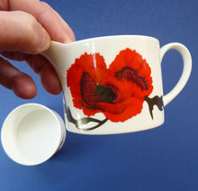 Load image into Gallery viewer, SUSIE COOPER for WEDGWOOD. 1971 Cornpoppy Design. Stylish Floral Bone China Smaller Sugar Bowl &amp; Milk Jug

