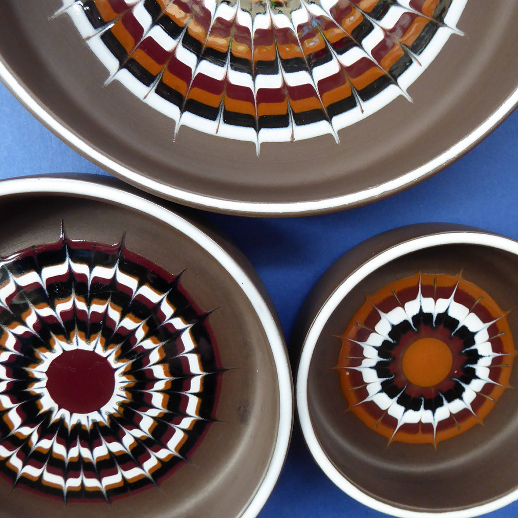 Set of Three 1970s Graduated HORNSEA Muramic Lancaster Vitramic Shallow Dishes. John Clappison Designs