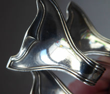 Load image into Gallery viewer, GERMAN Art Nouveau KNIFE RESTS. Set of Four. Each rest is silver plated and in excellent condition

