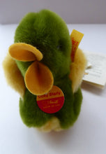 Load image into Gallery viewer, STEIFF Soft Toy Duck. COSY STARLY. 1990s Issue No. 091322. With all tags &amp; in pristine condition
