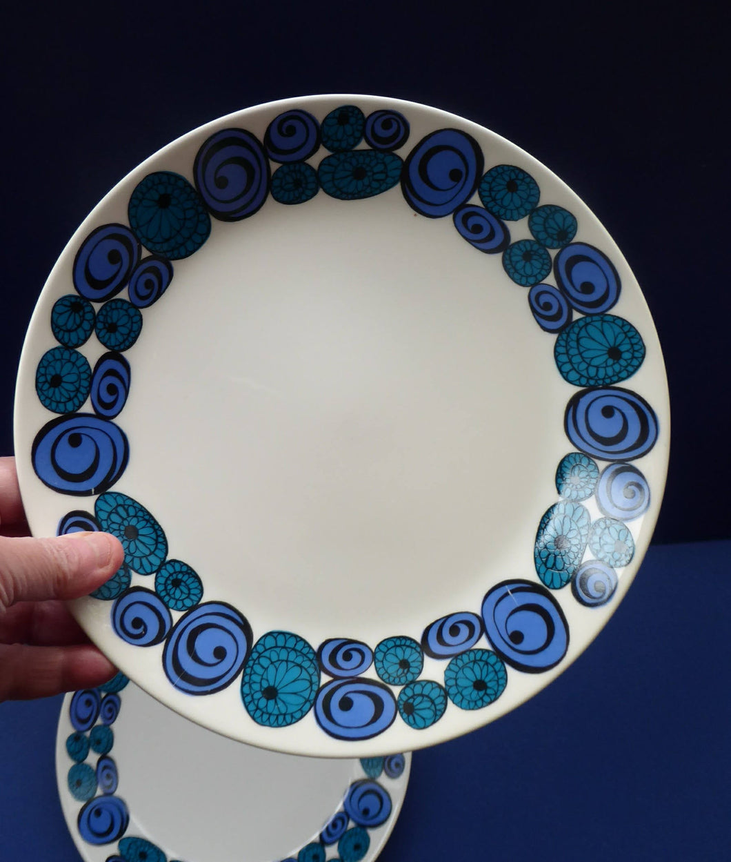 Rare Norwegian FIGGJO FLINT Saturn Pattern Large Dessert or Small Dinner Plates: 9 3/4 inches. Kirsten Dekor Range;  1960s