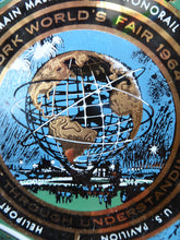 Load image into Gallery viewer, 1964 NEW YORK World Fair Commemorative Glass Plate with Images from the Exhibition. 7 Inches
