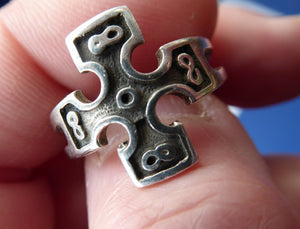 Ola Gorie Silver Burrian Cross Ring 1960s Size O