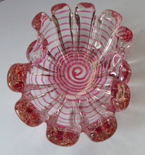 Load image into Gallery viewer, BAROVIER &amp; TOSO; Vintage Zebrati Murano Art Glass Grosse Costolature Clamshell Bowl 
