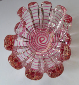 BAROVIER & TOSO; Vintage Zebrati Murano Art Glass Grosse Costolature Clamshell Bowl 