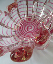 Load image into Gallery viewer, BAROVIER &amp; TOSO; Vintage Zebrati Murano Art Glass Grosse Costolature Clamshell Bowl 
