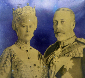 LYONS TEA 1930s Art Deco King George V and Queen Mary Silver Jubilee Tin