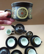 Load image into Gallery viewer, COMPLETE SET. Vintage 1960s DENBY Arabesque Tea Set. Teapot, Milk Jug, Lidded Sugar Bowl, Six Cups and Saucers
