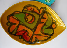 Load image into Gallery viewer, Early 1970s POOLE DELPHIS Shield Dish. Shape No. 21. Signed: CB for Cynthia Bennett
