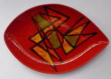Load image into Gallery viewer, Early 1970s POOLE DELPHIS Shield Dish. Shape No. 21
