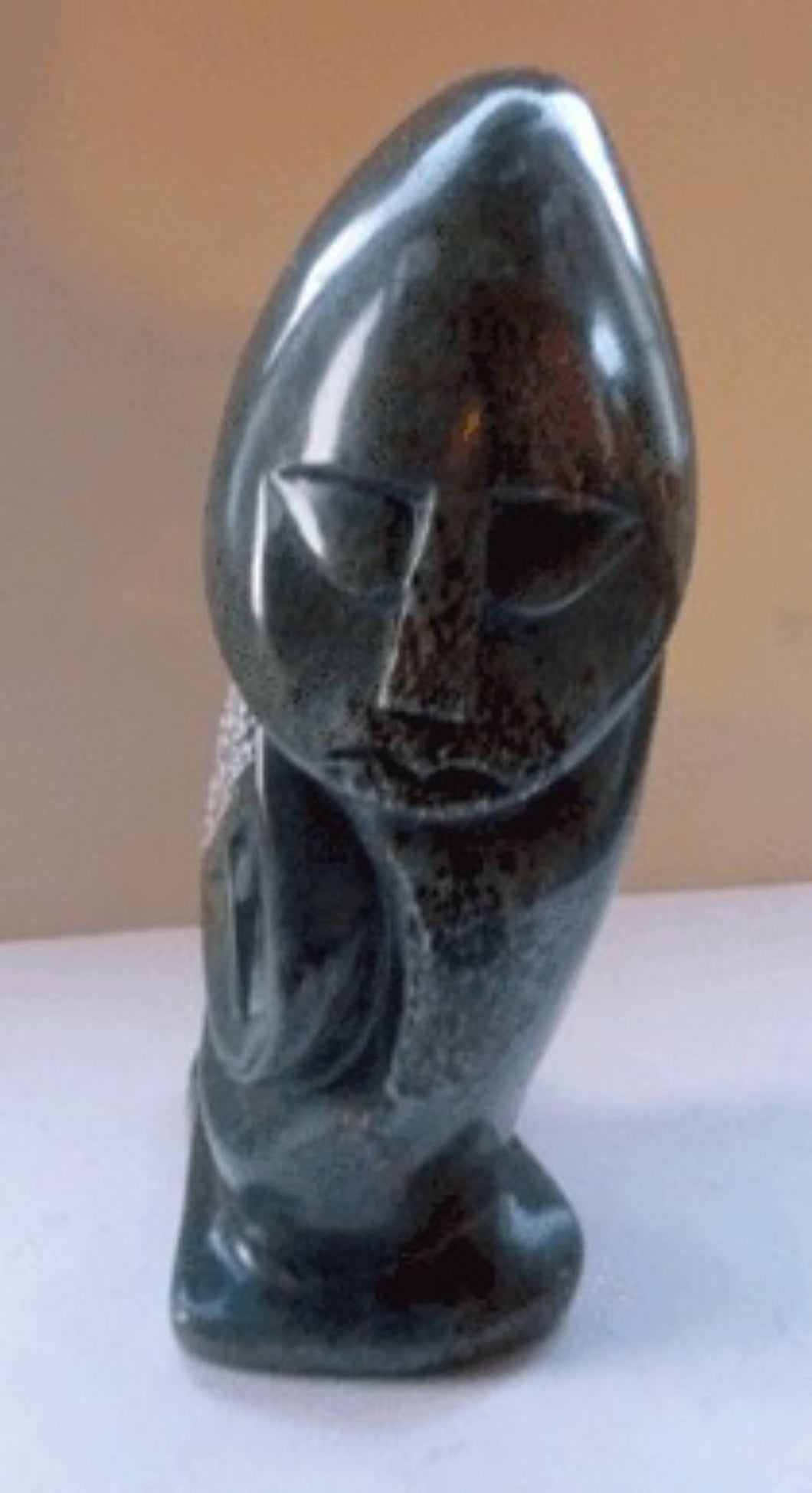 1990s UNSIGNED African Zimbabwe Shona Black Serpentine Hardstone Sculpture. 9 1/2 inches