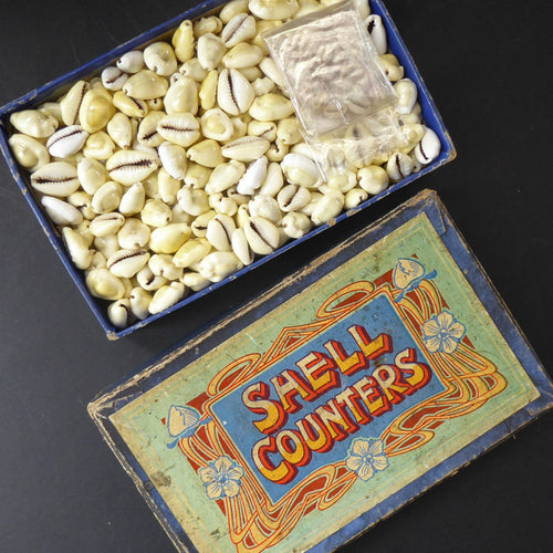 EDWARDIAN GAMES COUNTERS. Rare Art Nouveau Box with Original Shell Games Counters