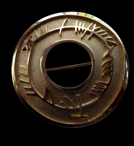 Solid Gold Brooch Sheila Fleet Orkney Skyran Design