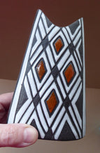 Load image into Gallery viewer, Rare 1950s Michael Andersen TRIBAL HARLEKIN Pattern Vase. Model 5740. Excellent Condition
