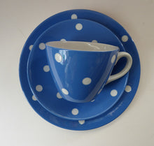 Load image into Gallery viewer, TG GREEN Cornishware  1960s Blue Domino Trio: Cup, Saucer and Side Plate
