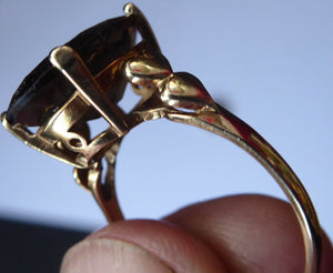 1970s Vintage 9ct Gold Ring with Decorative Shoulders and Stone Setting. UK Size S with LARGE Oval Faceted Smoky Quartz Stone
