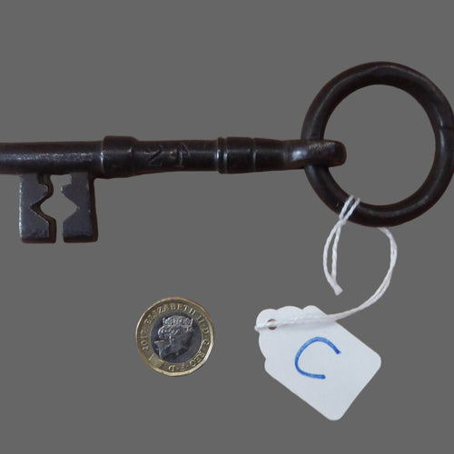 ANTIQUE Georgian / Victorian Large Cast Iron / Steel Bullring Key