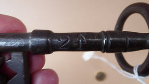 ANTIQUE Georgian / Victorian Large Cast Iron / Steel Bullring Key. Good Condition. Key Code C