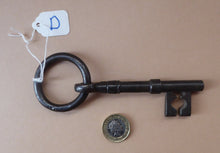 Load image into Gallery viewer, ANTIQUE Georgian / Victorian Large Cast Iron / Steel Bullring Key. Good Condition. Key Code D
