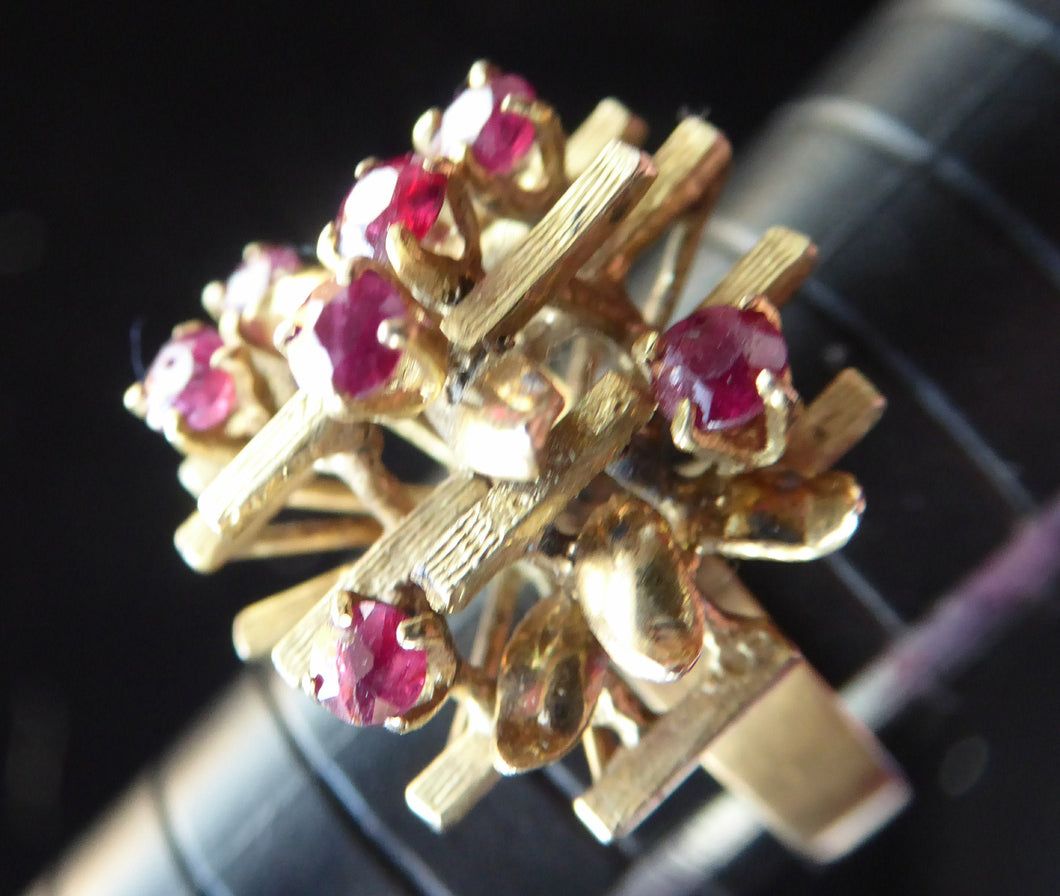 1970s Vintage 9ct Gold Ring in the BRUTALIST Style. Set with Ruby Chips. Size P