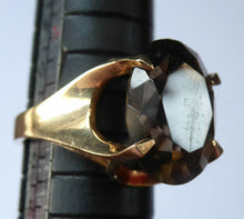 Load image into Gallery viewer, vintage 1970s 9ct gold Ring with Quartz Stone
