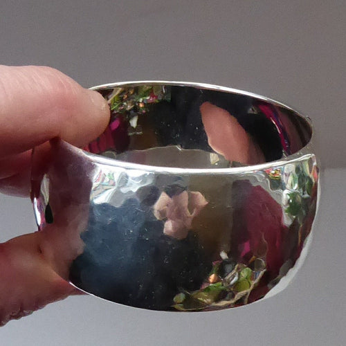SCOTTISH SILVER. Heavy Edinburgh Hallmarked Orkney Silver Bracelet or Bangle. Dated 1997. Maker's Mark: EAA