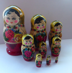 Vintage RUSSIAN Matryoshka Nesting Dolls.  Genuine Russian Set with Original Label Dated 1998. 9 DOLLS in total