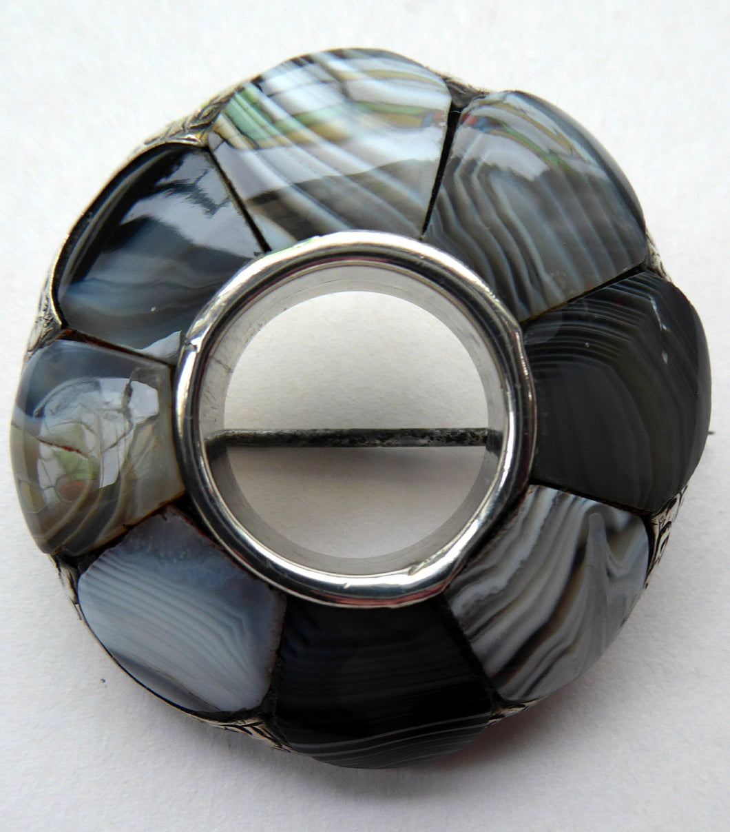 ANTIQUE Victorian Scottish Agate & Silver Pebble Brooch with Halo of Montrose Grey Stones. 1850s
