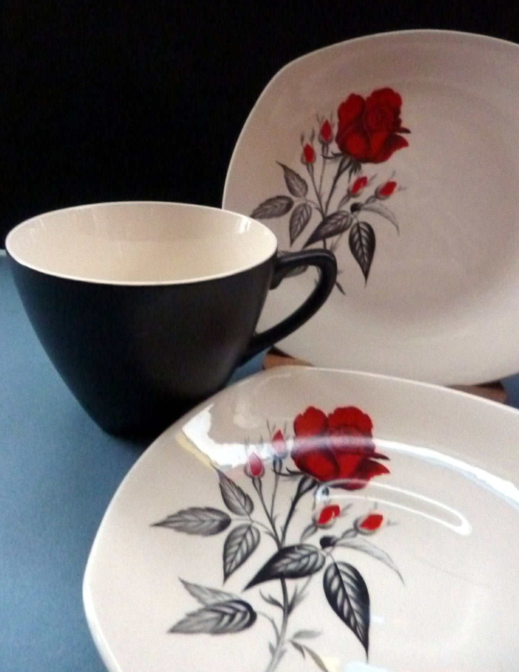MIDWINTER. Pretty 1960s TRIO - Cup, Saucer & Side Plate. Red Rose Motif. CARMEN Pattern