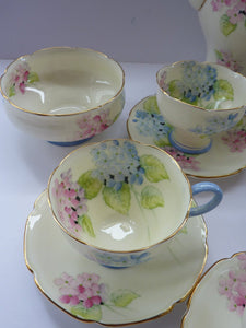 1930s PARAGON Bone China Hortensia Pattern Appointment to QUEEN MARY  Tea Cup & Saucer. Beautiful and Rare