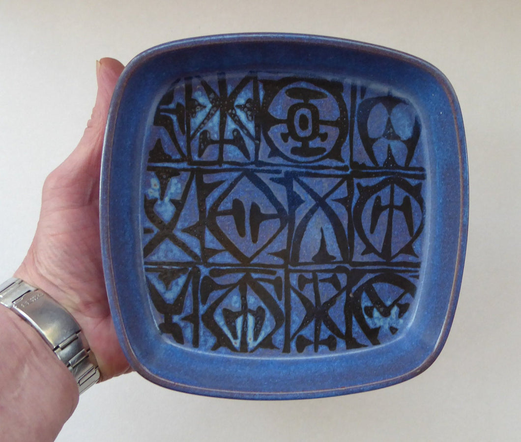 Vintage 1960s ROYAL COPENHAGEN Aluminia Faience Bowl or Shallow Dish. 6 1/2 inches. Abstract Baca by Nils Thorsson