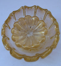 Load image into Gallery viewer, PAIR of Small 1950s Barovier &amp; Toso MURANO &#39;Cordonato d&#39;Oro&#39; gold leaf glass bowls
